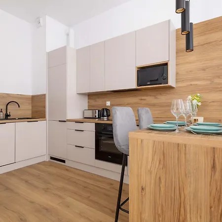 Sloneczna Z Parkingiem W Katowicach By Renters Apartman *